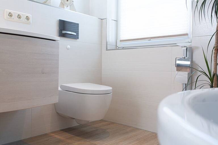 Blick auf eine moderne WC-Anlage