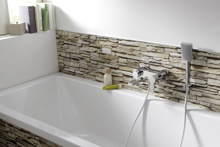 Badezimmer mit Naturstein champagner