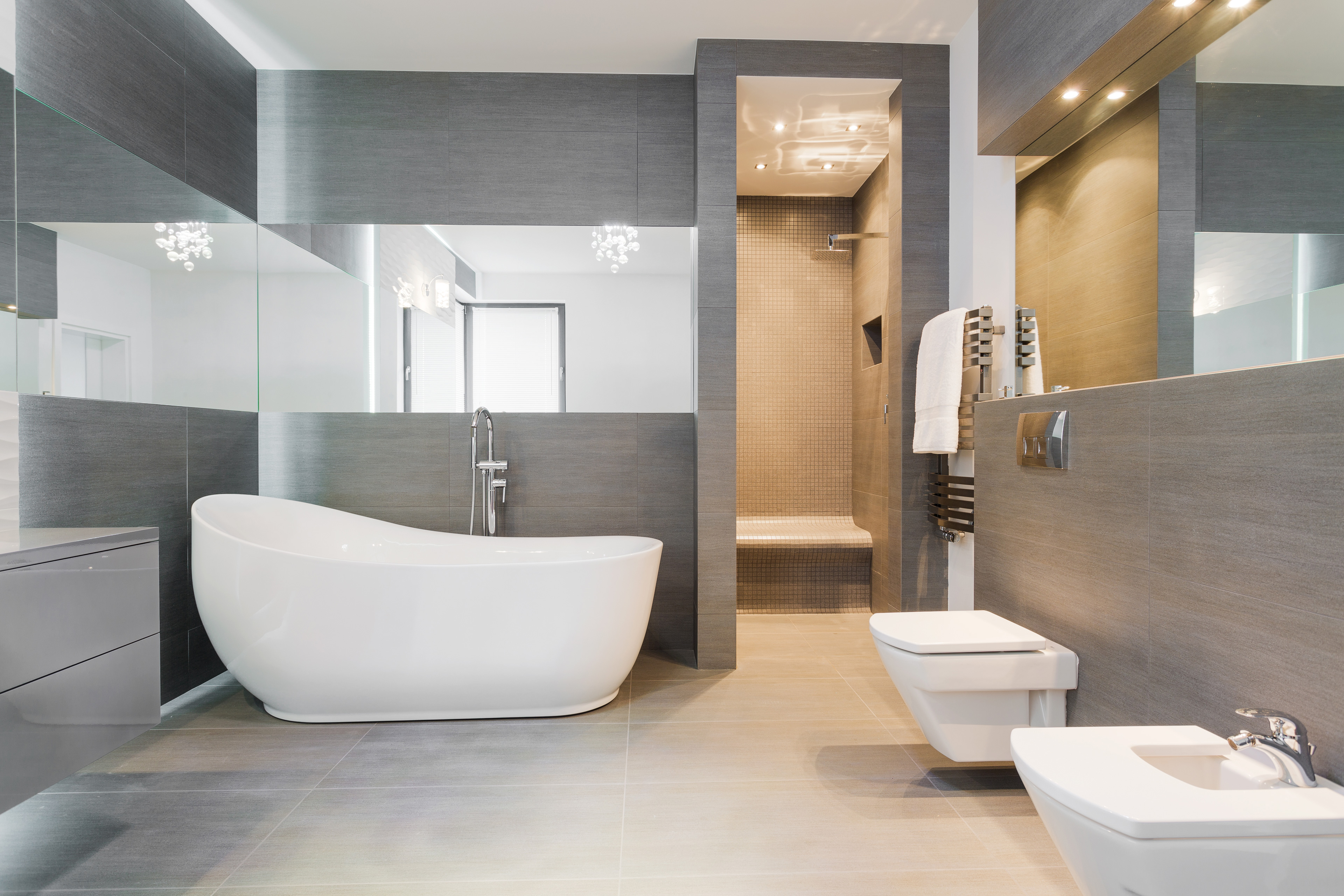 Symbolfoto: Modernes Badezimmer als Teaserfoto für den Blogbeitrag „ Badezimmer Teilsanierung  Badewanne raus, Dusche rein”